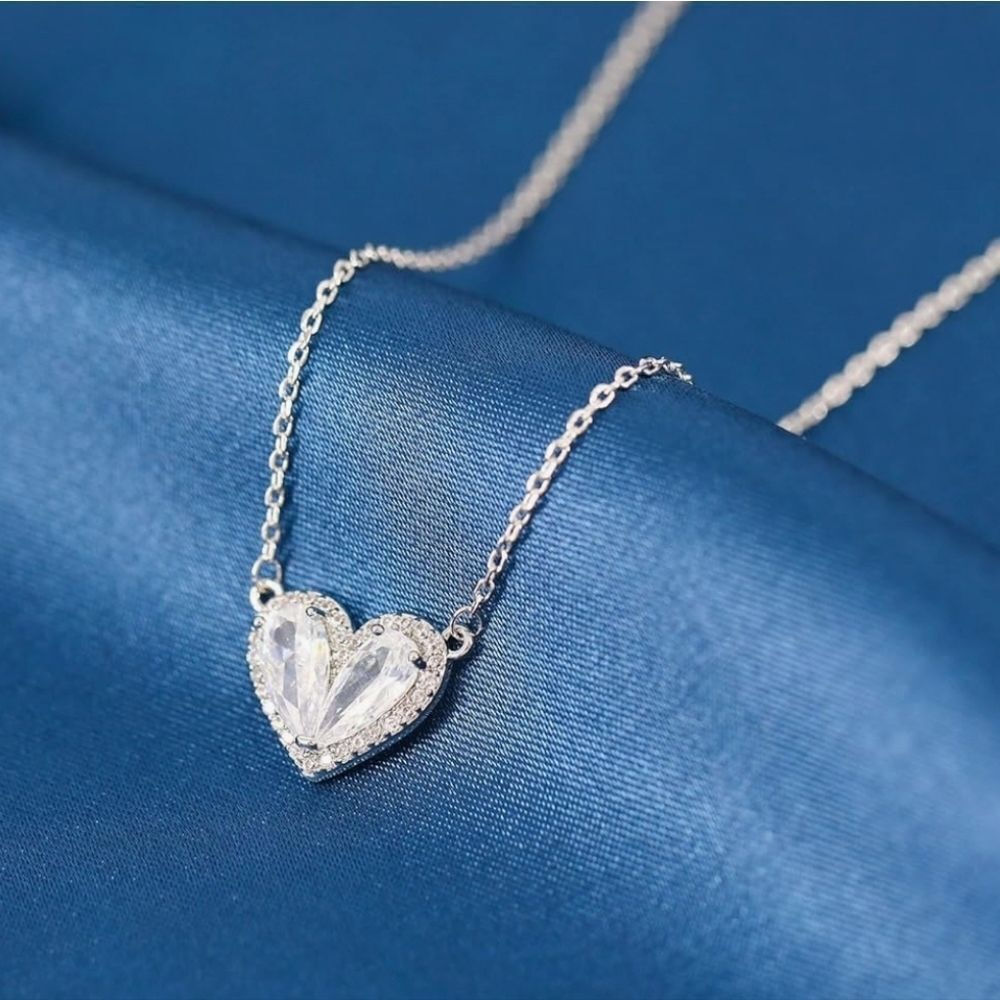 🔥⏭️NIB White Gold Plated Cubic Zirconia Heart Pendant Necklace